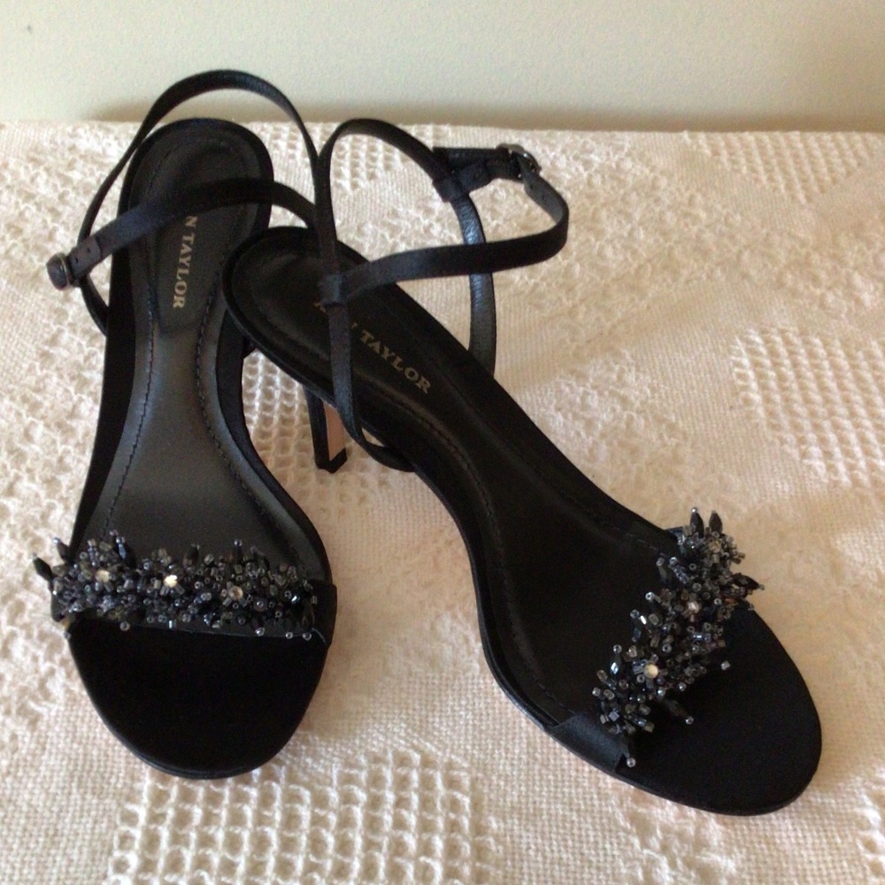Dressy sequined, Ann Taylor heels, 6 M, black